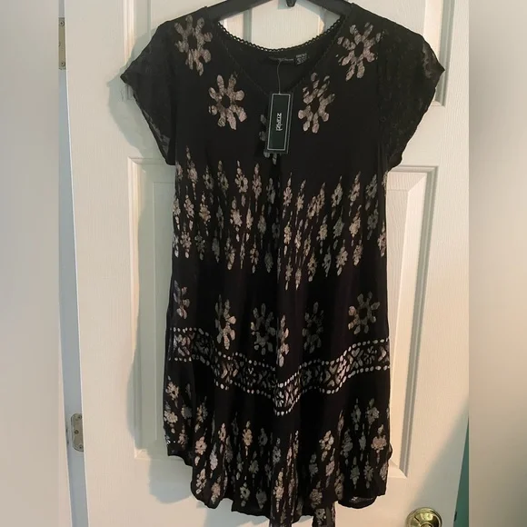 black dress with beige wedges Elegant Beige Flared Swing Dress with Floral Embroidery |